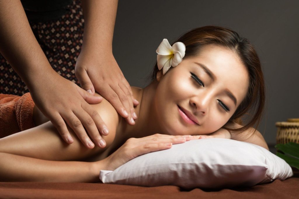 Select the right skincare and wellness items to your spa getaway